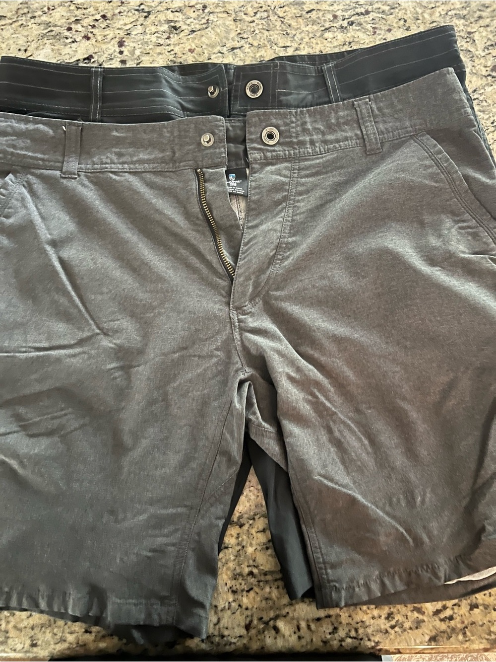 Men's Kuhl x2 Gray/tan hiking cargo shorts 36” - Classic